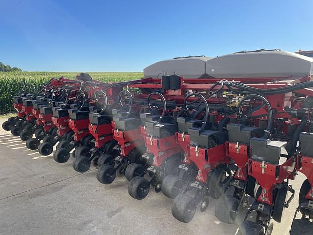 Image of Case IH 1240 equipment image 4