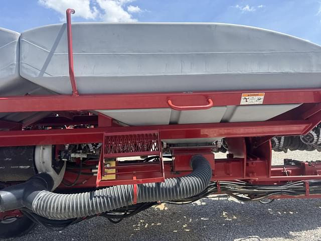 Image of Case IH 1240 equipment image 4
