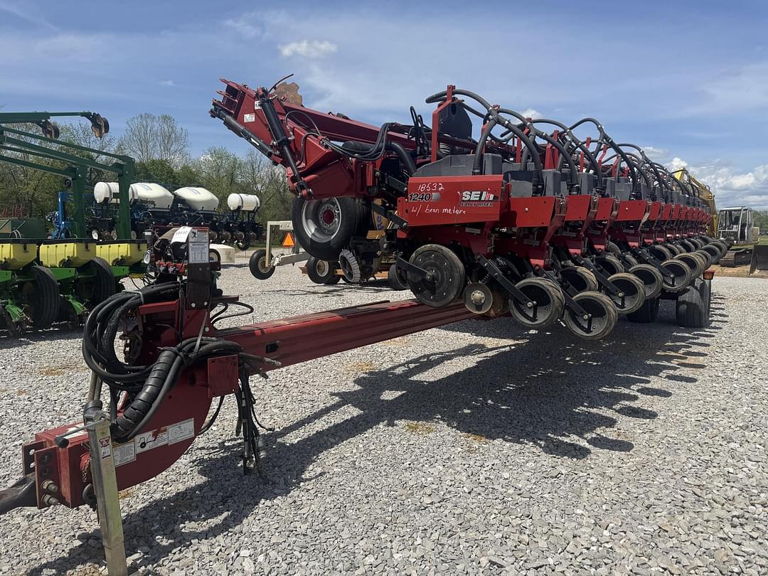 Image of Case IH 1240 Primary image