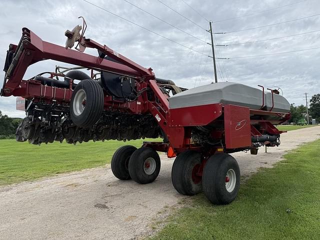Image of Case IH 1240 equipment image 3