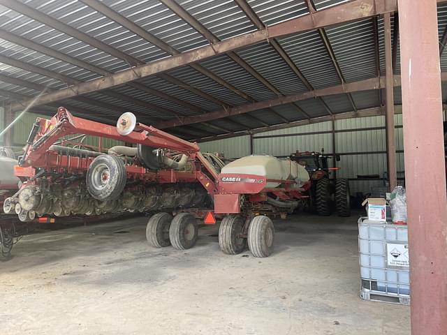 Image of Case IH 1245 equipment image 2