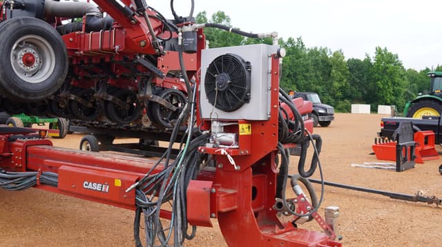 Image of Case IH 1245 equipment image 3