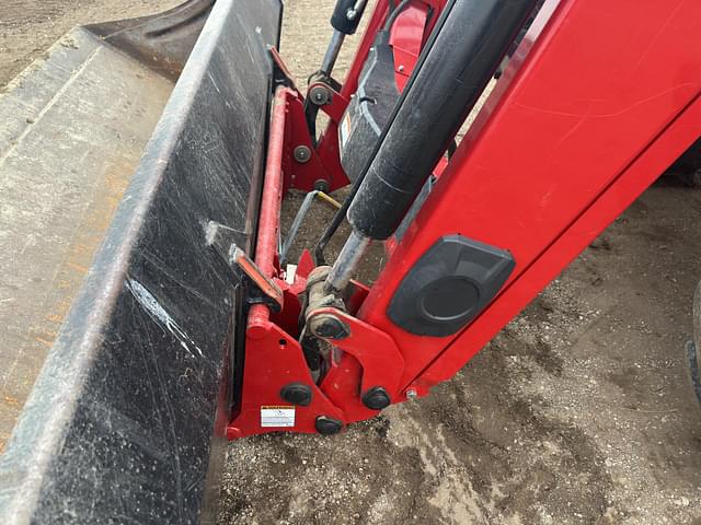 Image of Case IH Maxxum 125 equipment image 3