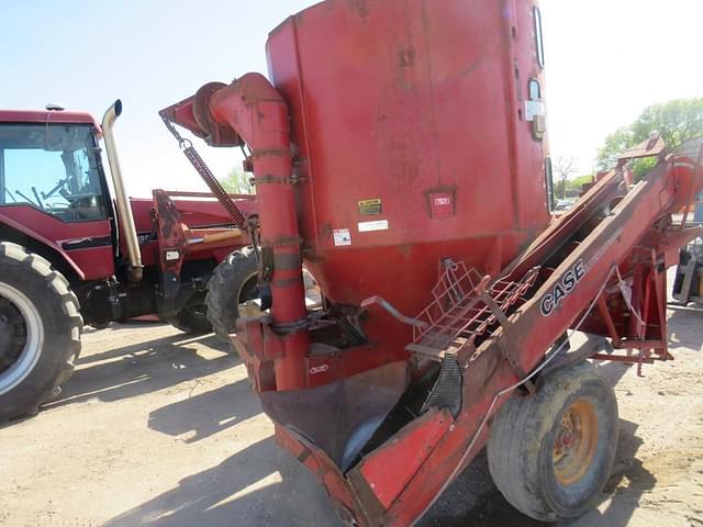 Image of Case IH 1250 equipment image 2
