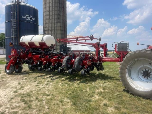 Case IH 1250 Equipment Image0