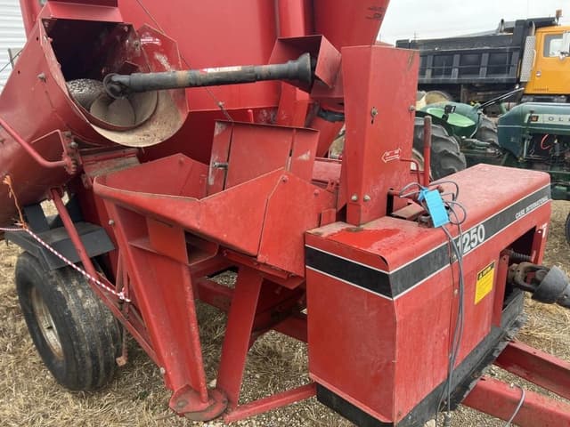 Image of Case IH 1250 equipment image 4