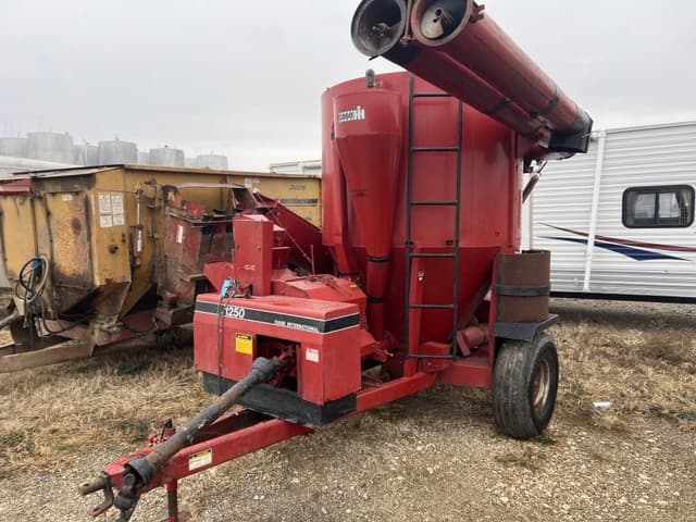 Image of Case IH 1250 equipment image 3