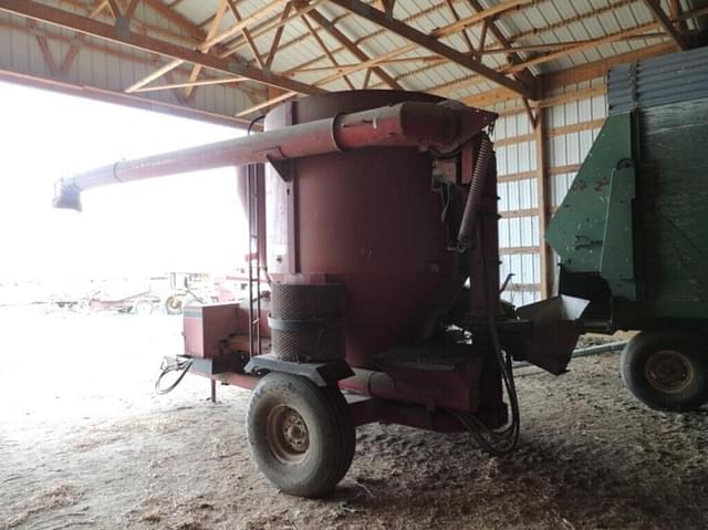 Image of Case IH 1250 equipment image 1
