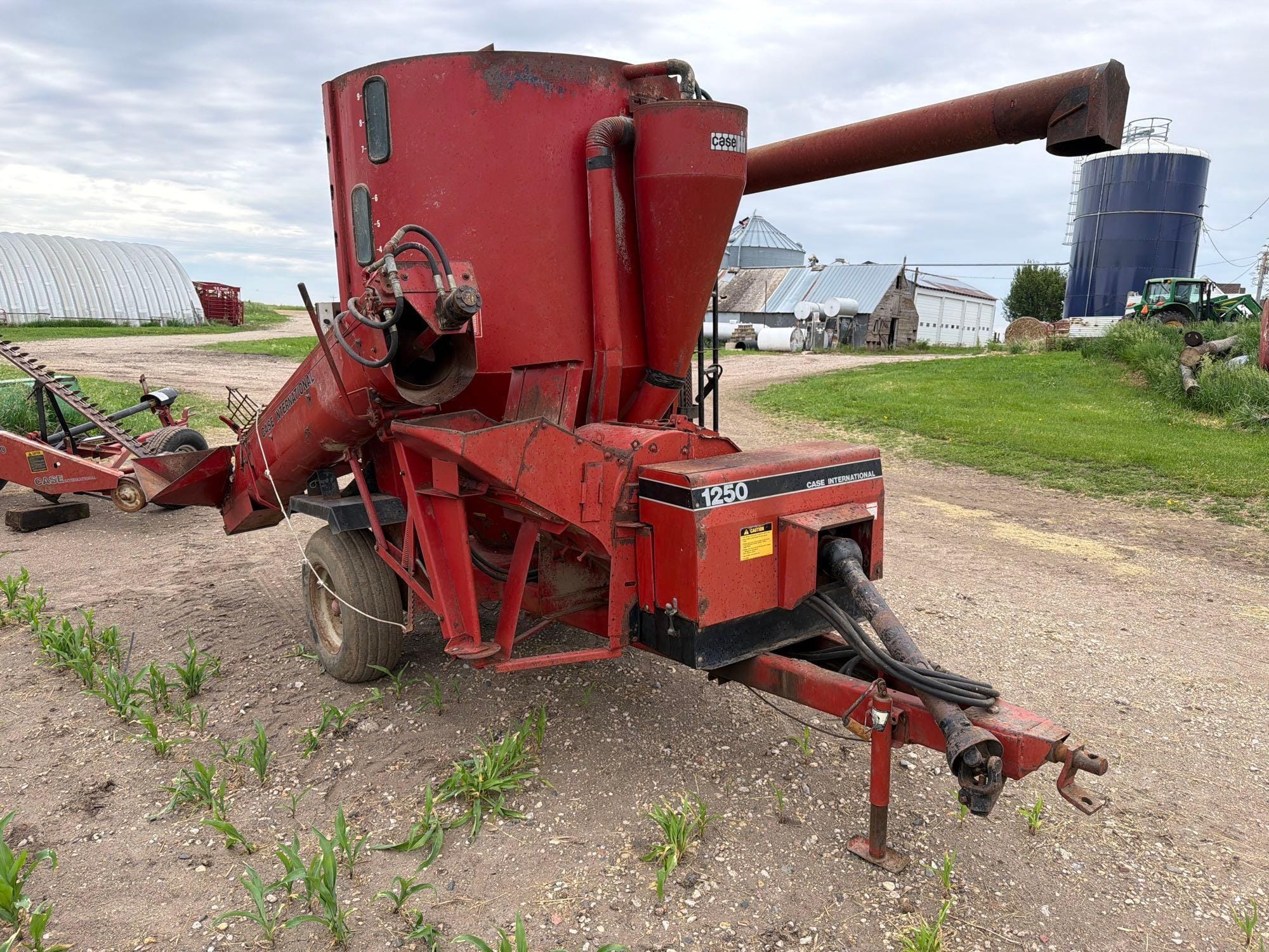 Case IH 1250 Equipment Image0