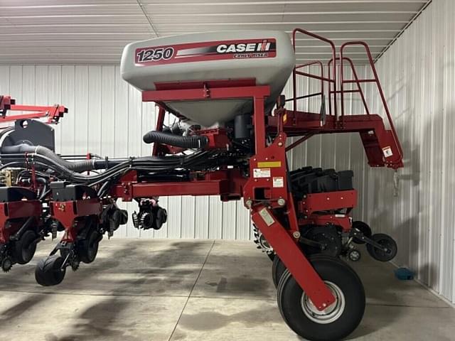 Image of Case IH 1250 equipment image 2