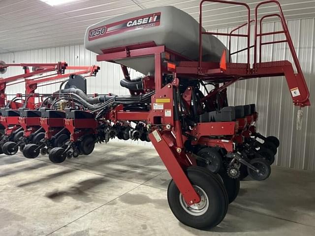 Image of Case IH 1250 equipment image 3