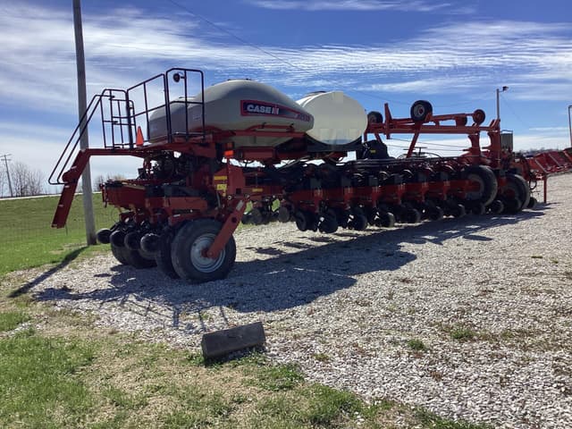 Image of Case IH 1255 equipment image 2