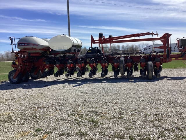 Image of Case IH 1255 equipment image 1