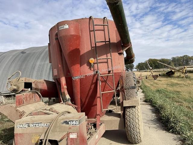 Image of Case IH 1350 equipment image 2