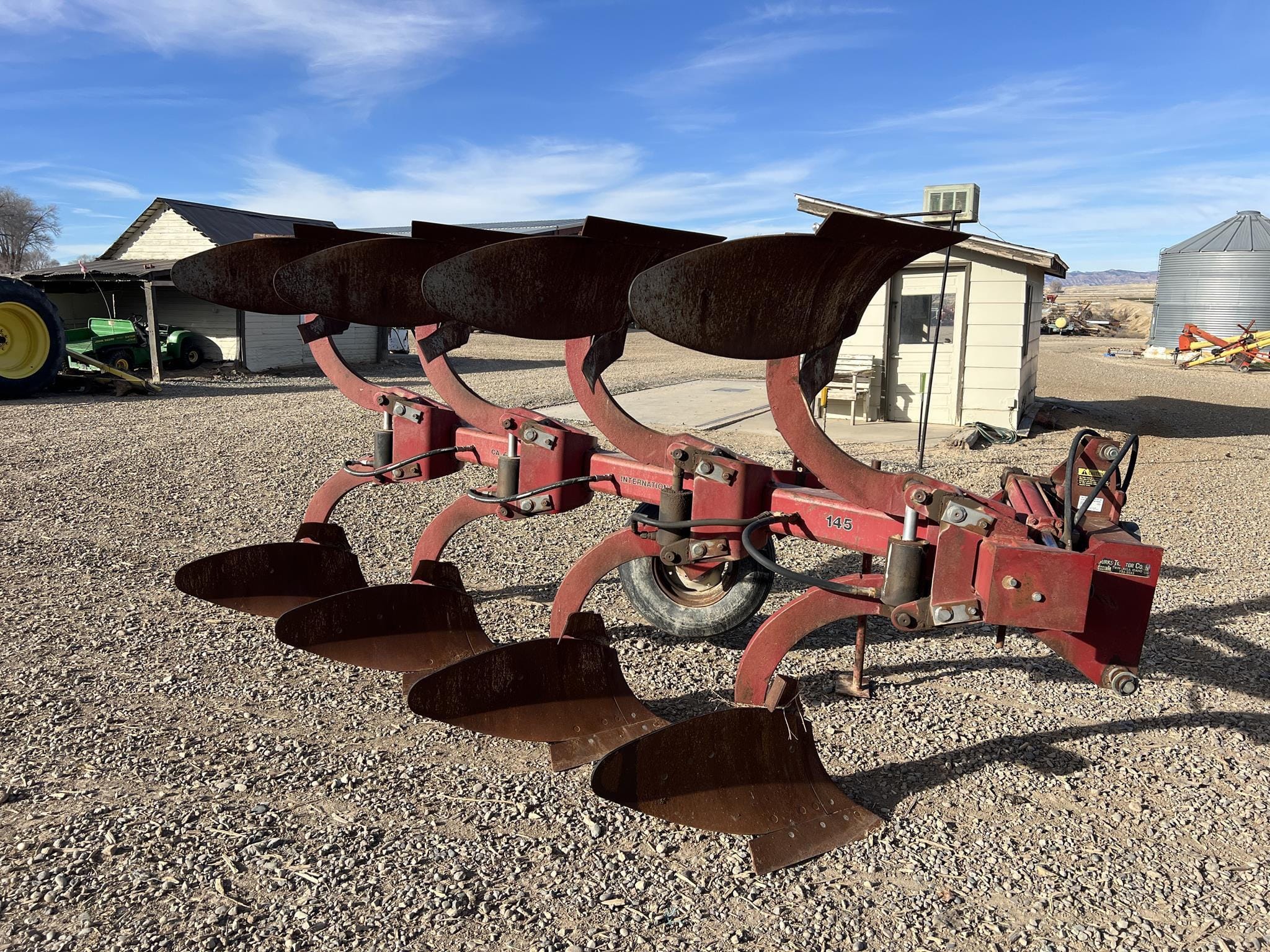 Case IH 145 Equipment Image0