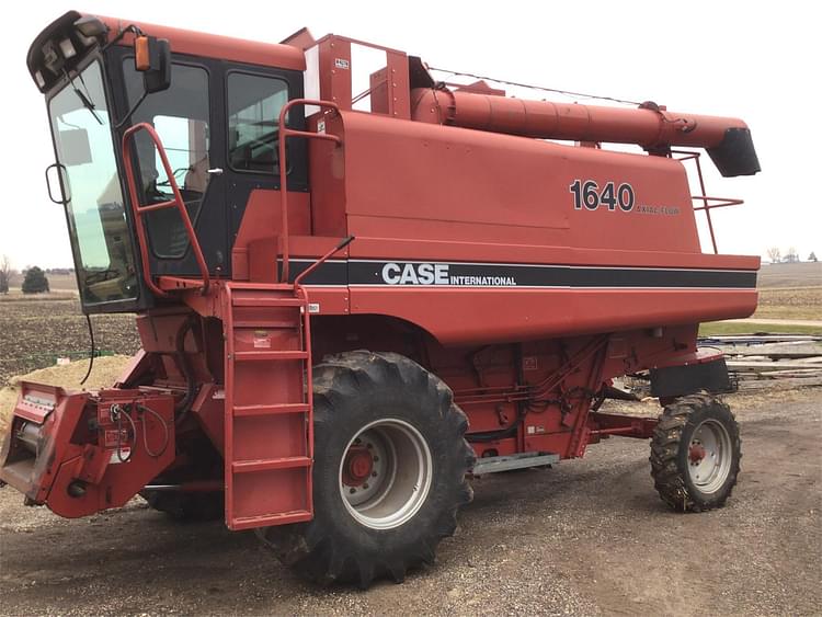 SOLD - Case IH 1640 Combines Other | Tractor Zoom