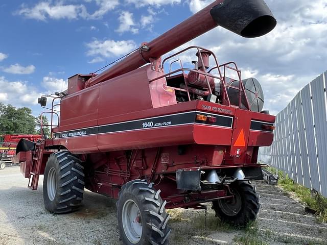 Image of Case IH 1640 equipment image 2