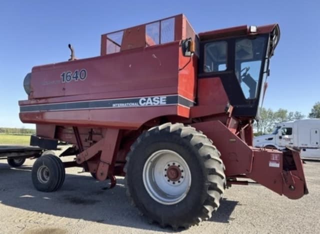 Image of Case IH 1640 equipment image 2