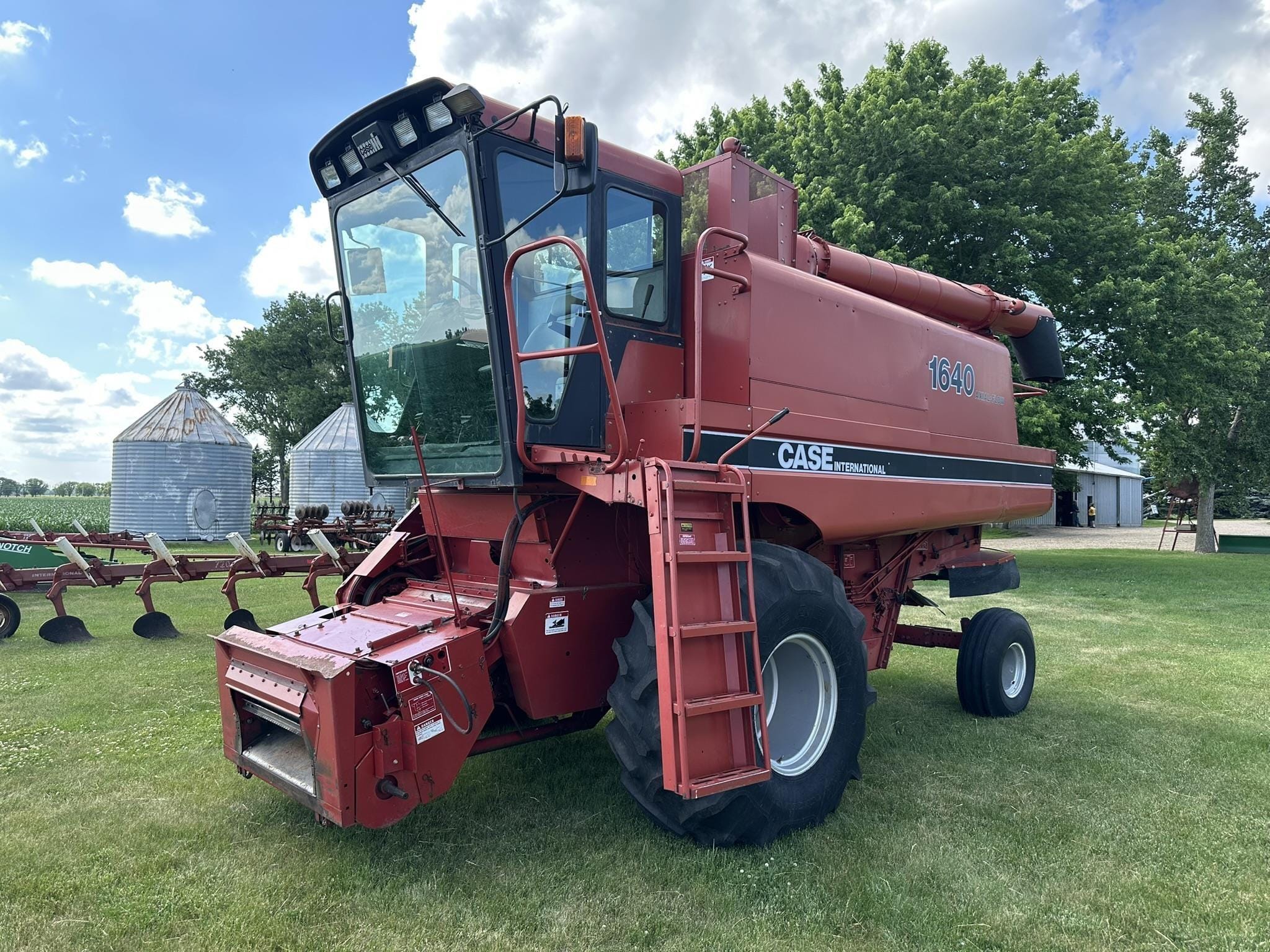 Case IH 1640 Equipment Image0