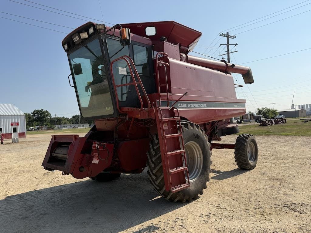 Case IH 1660 Equipment Image0