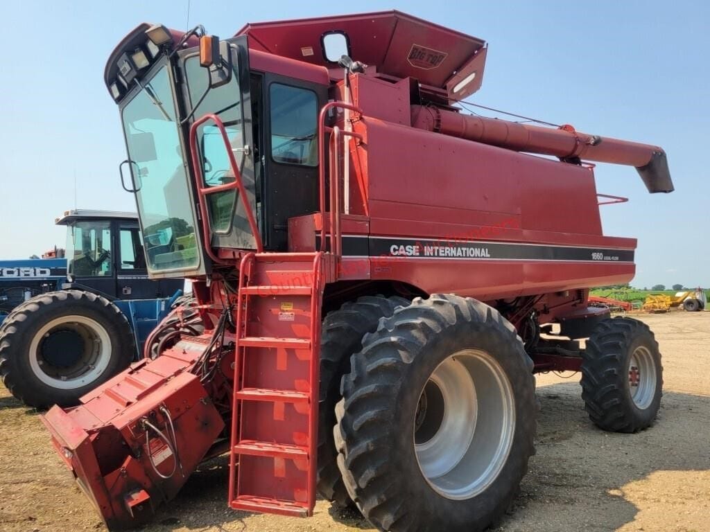 Case IH 1660 Equipment Image0