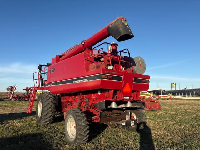 Image of Case IH 1660 equipment image 2