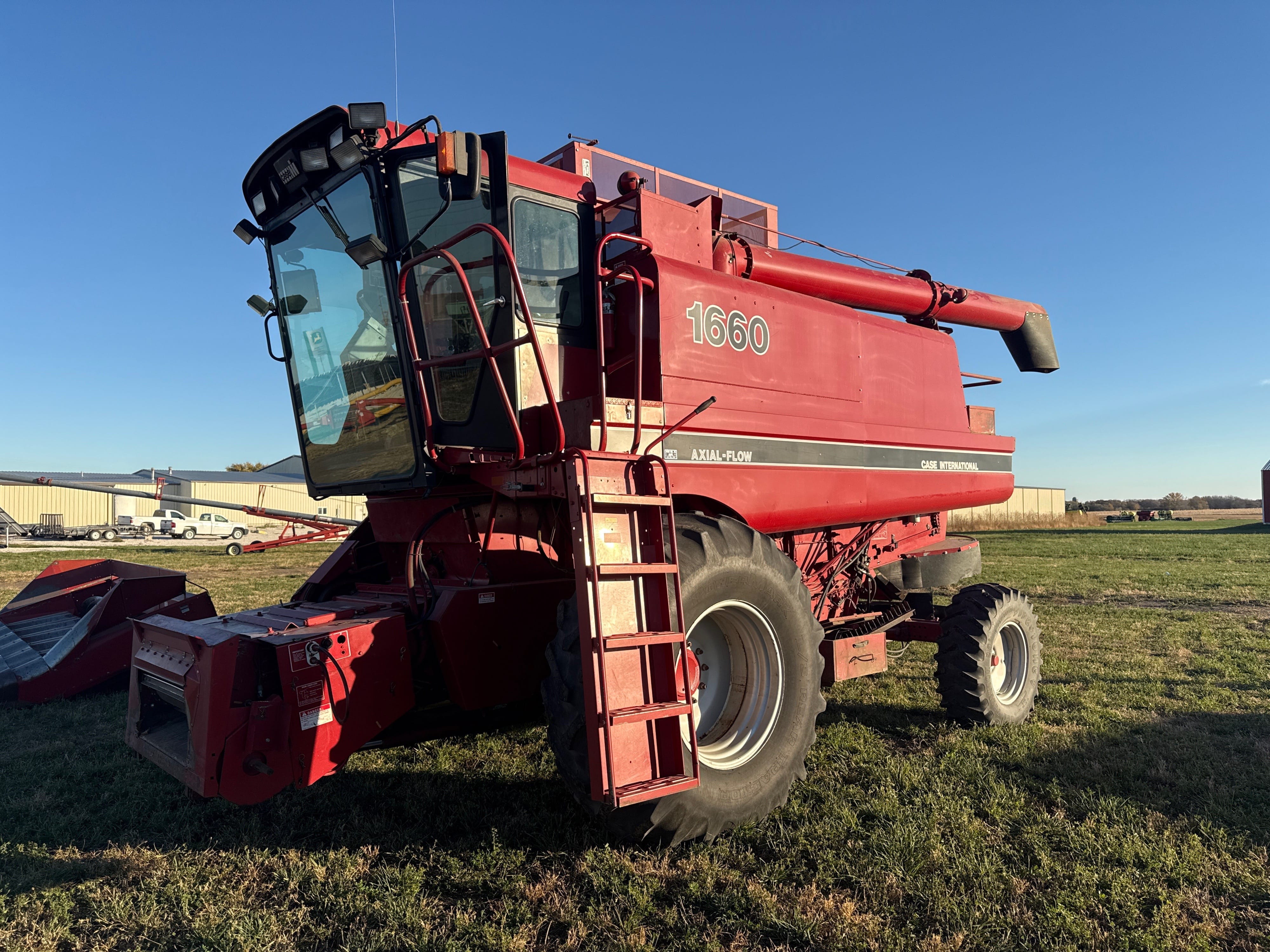 Case IH 1660 Equipment Image0