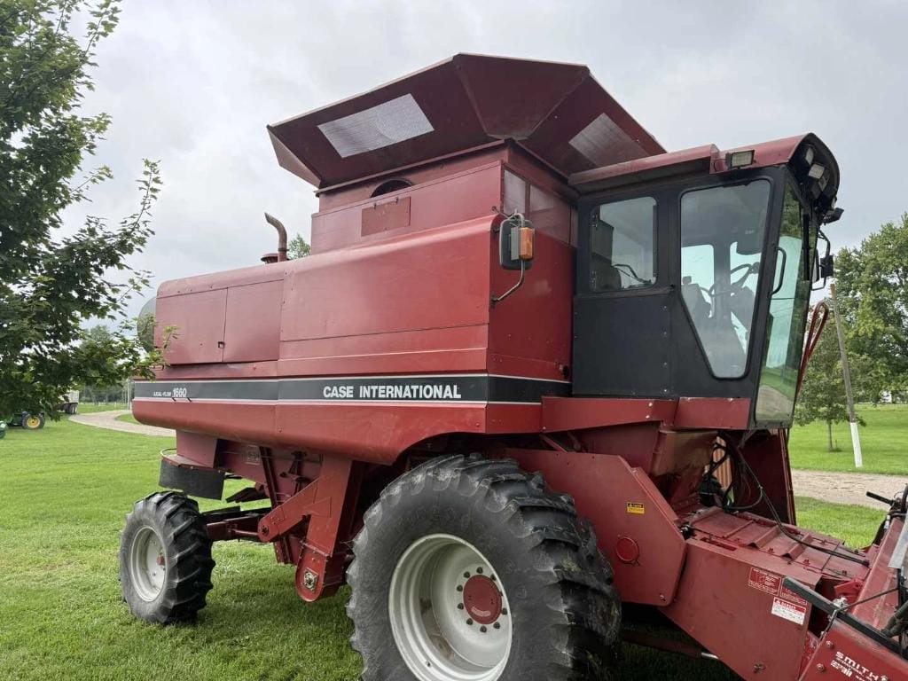 Case IH 1660 Equipment Image0
