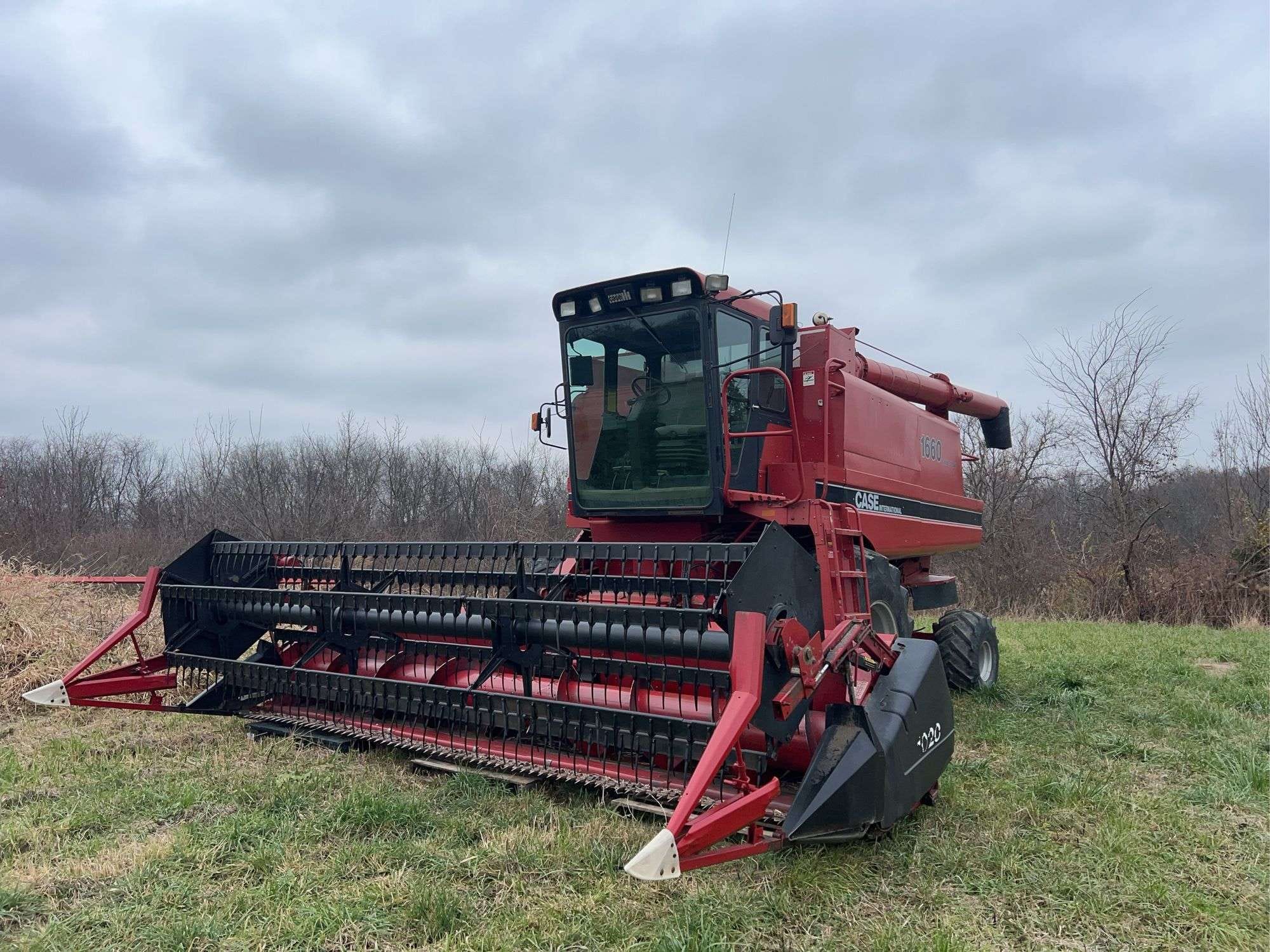 Case IH 1660 Equipment Image0