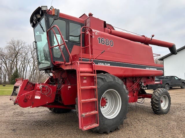 Case IH 1680 Equipment Image0