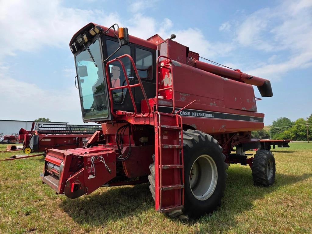 Case IH 1680 Equipment Image0