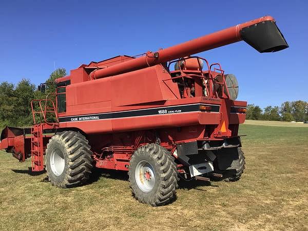 Image of Case IH 1688 equipment image 2