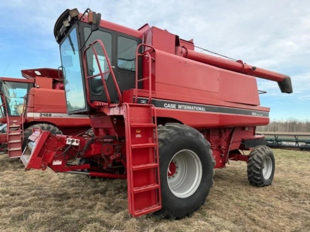 Case IH 1688 Equipment Image0