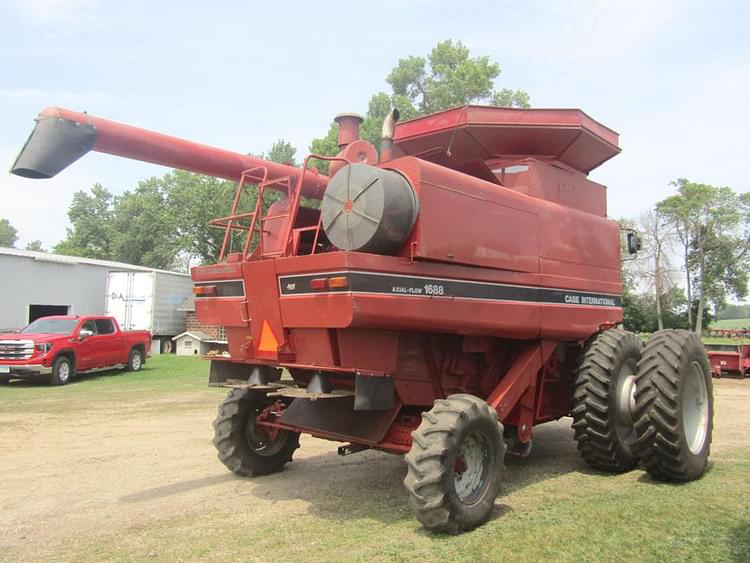 Case IH 1688 Combines Class 5 for Sale | Tractor Zoom