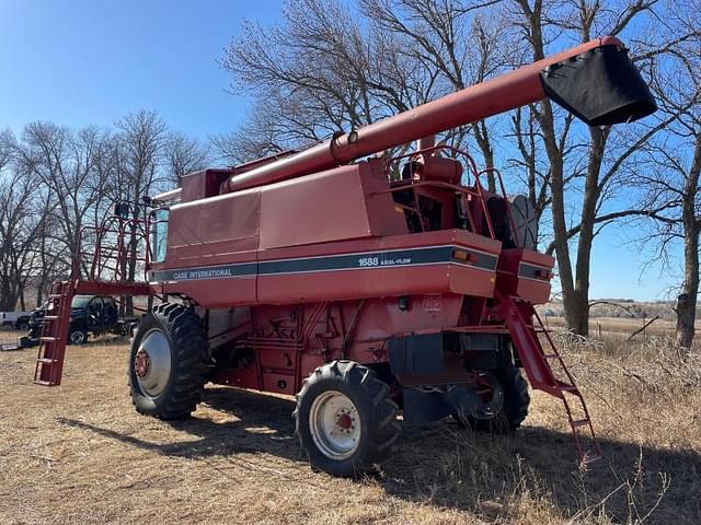 Image of Case IH 1688 equipment image 4