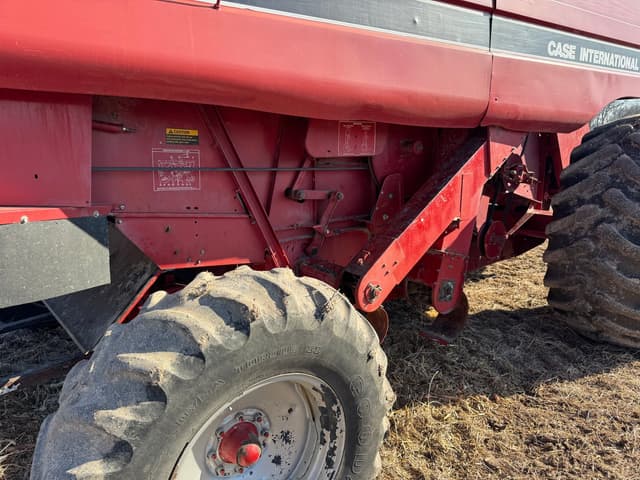 Image of Case IH 1688 equipment image 2