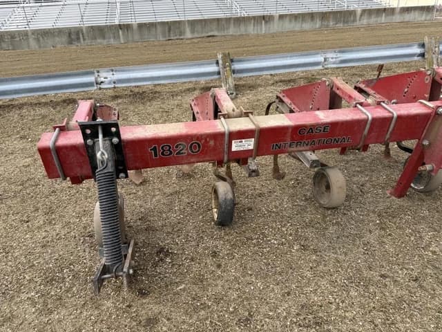 Image of Case IH 1820 equipment image 2