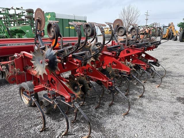 Image of Case IH 183 equipment image 2