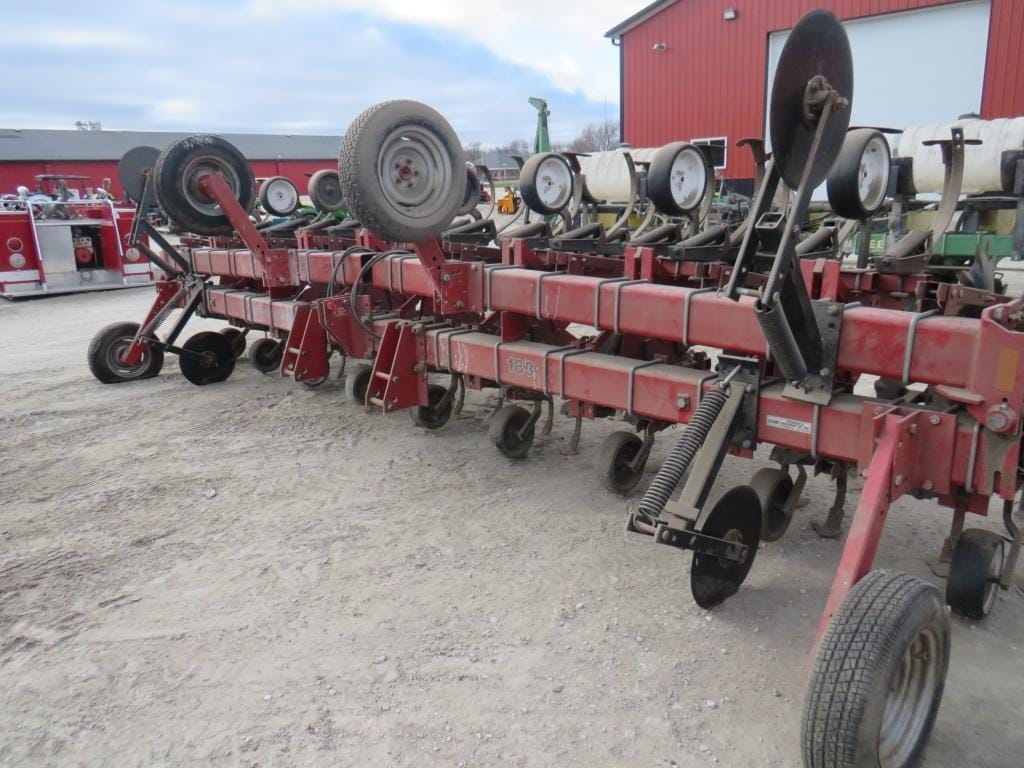 Case IH 183 Equipment Image0