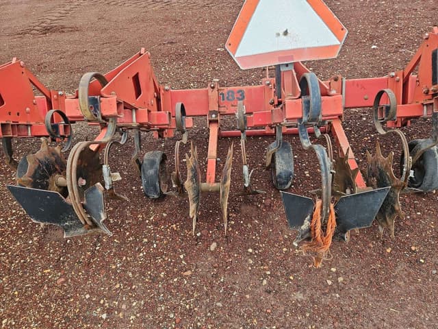 Image of Case IH 183 equipment image 3
