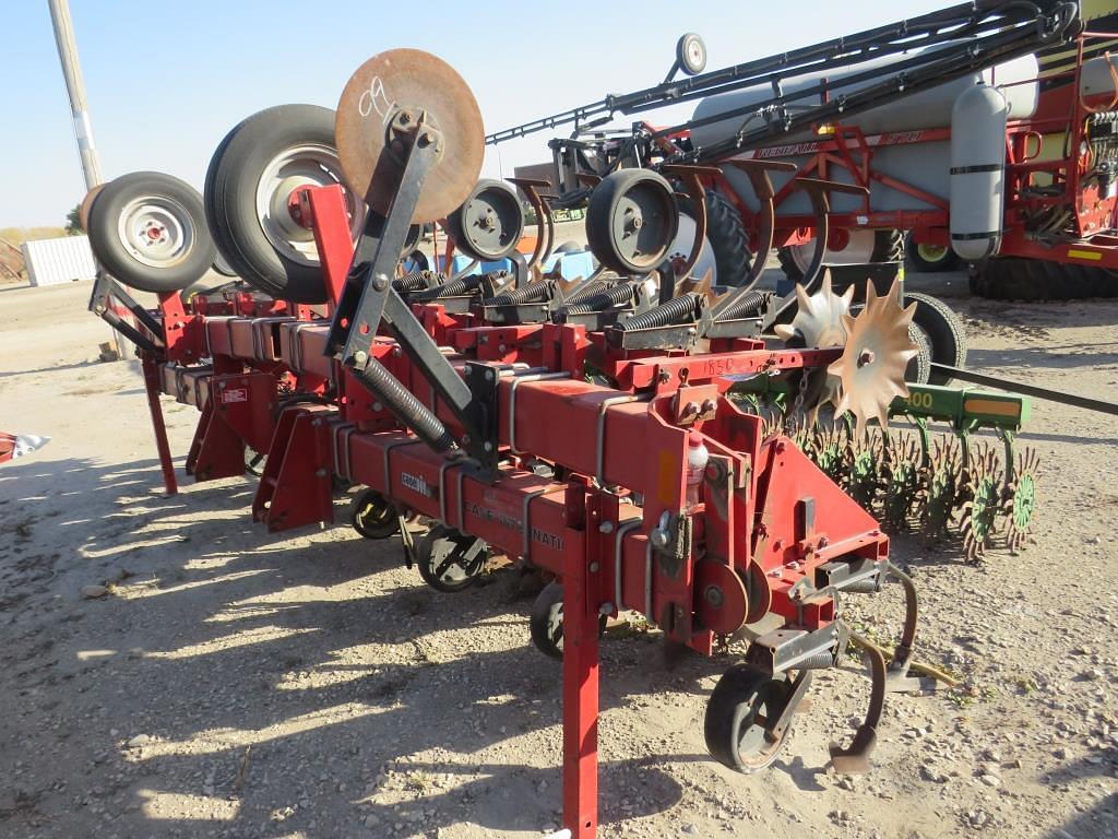 Image of Case IH 183 Primary image