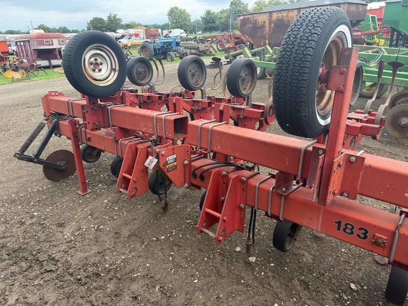 Case IH 183 Equipment Image0