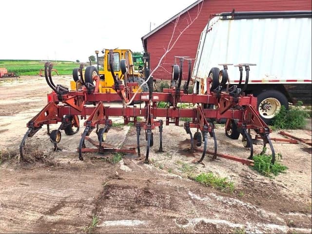 Image of Case IH 183 equipment image 4