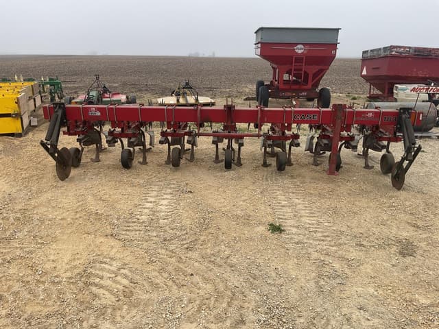 Image of Case IH 183 equipment image 2