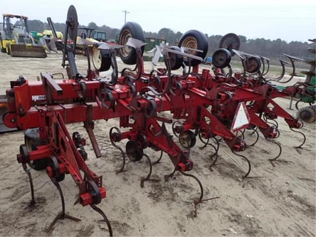 Image of Case IH 183 equipment image 1