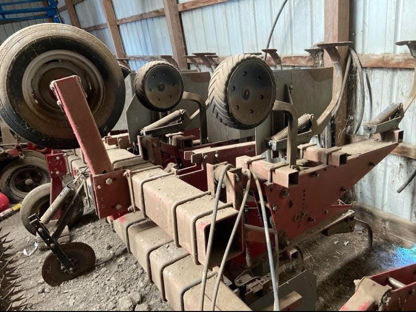 Case IH 1830 Equipment Image0