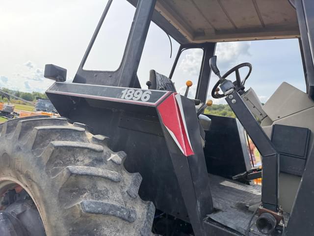 Image of Case IH 1896 equipment image 2
