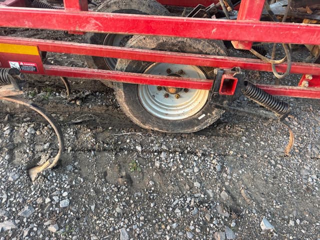 Image of Case IH Tigermate 200 equipment image 4