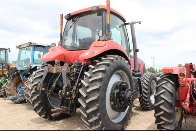 Image of Case IH Magnum 210 equipment image 2