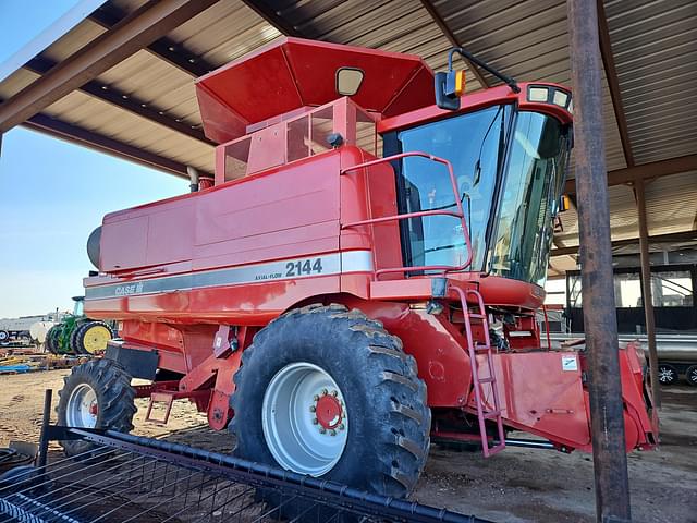 Image of Case IH 2144 equipment image 2